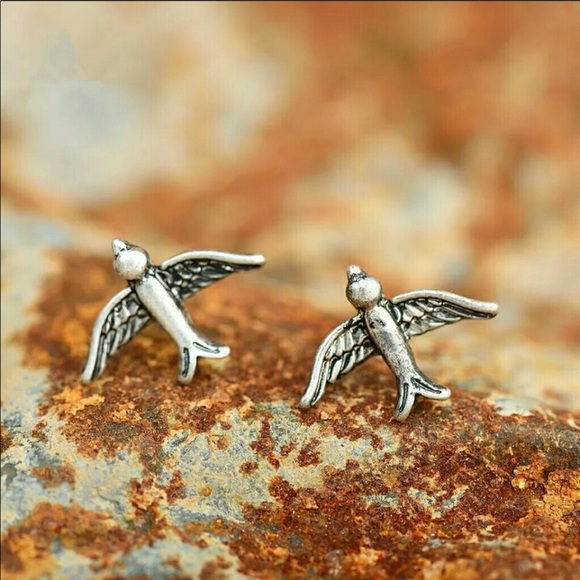 Minimalist Sparrow Stud Earring Silver - Picture 2 of 6